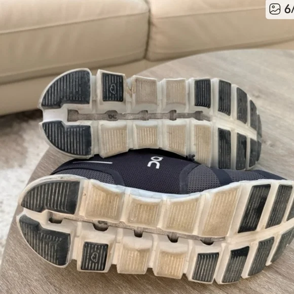 ON Women's Black Athletic Shoes - Picture 6 of 6